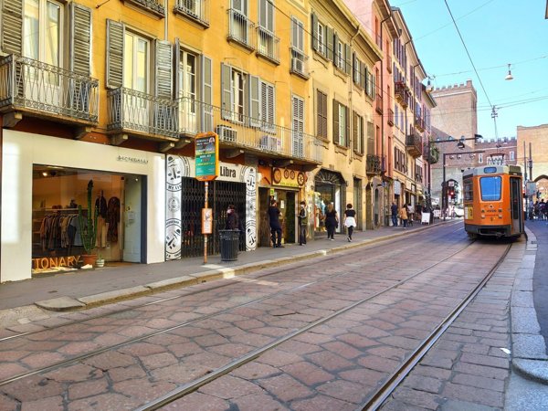 negozio in affitto a Milano in zona Porta Ticinese
