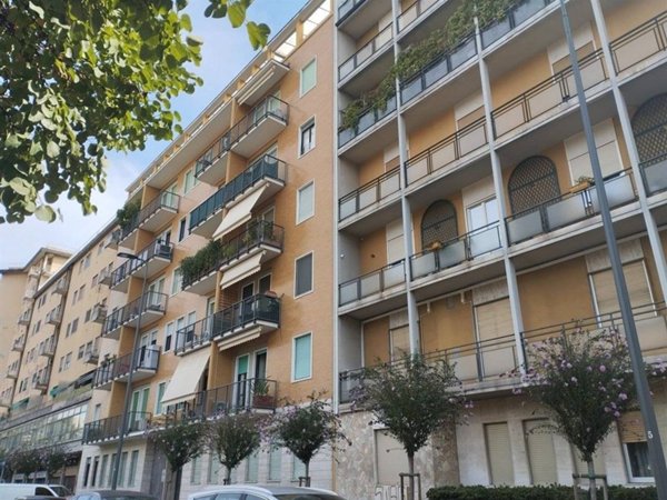 negozio in affitto a Milano in zona San Vittore