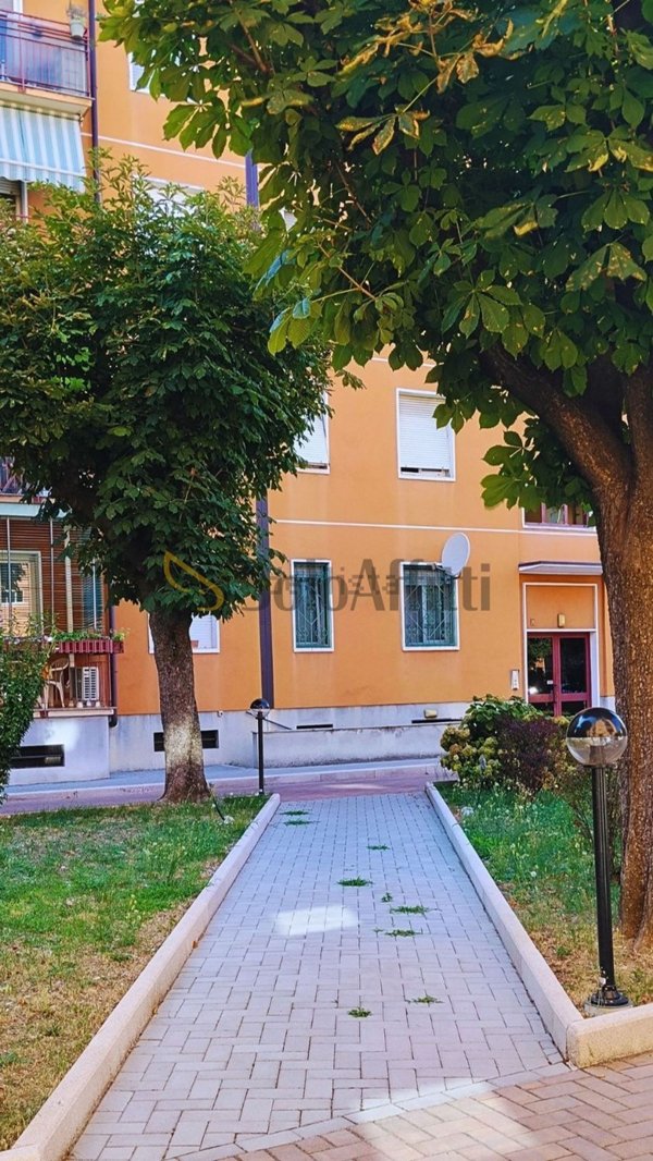 appartamento in affitto a Milano in zona Lorenteggio