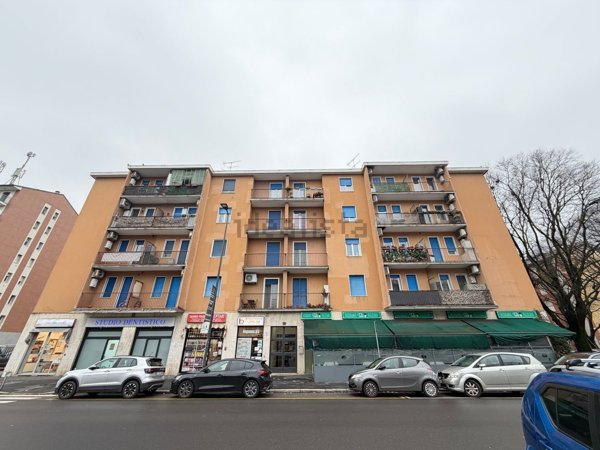 appartamento in affitto a Milano in zona Lorenteggio