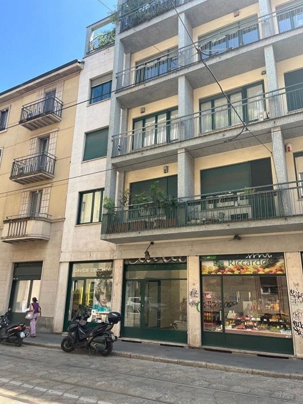 negozio in affitto a Milano in zona Guastalla