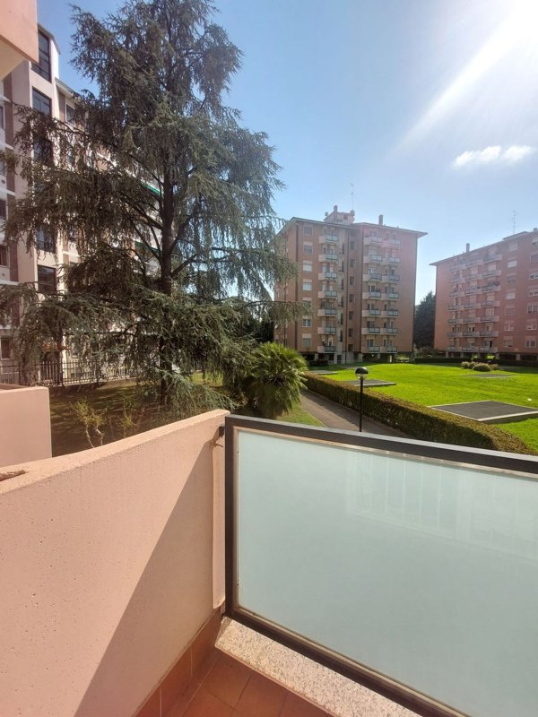 appartamento in affitto a Milano in zona Forze Armate