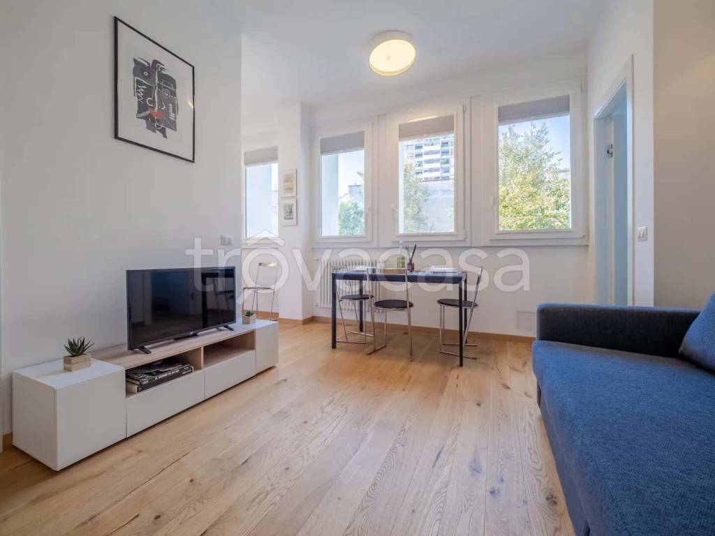 appartamento in affitto a Milano in zona De Angeli