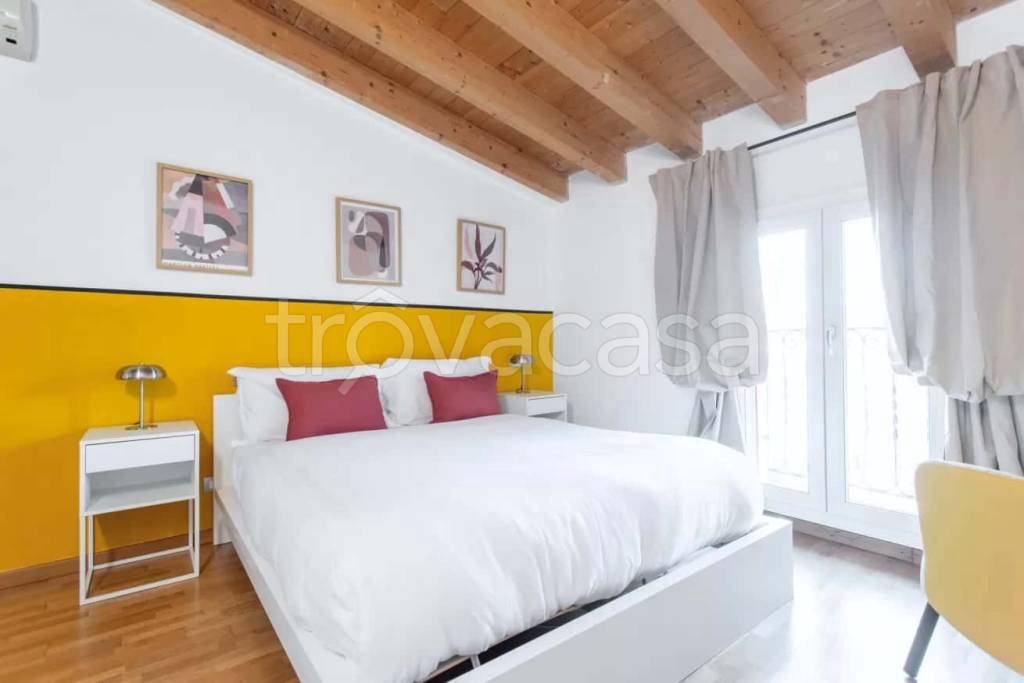 appartamento in affitto a Milano in zona De Angeli