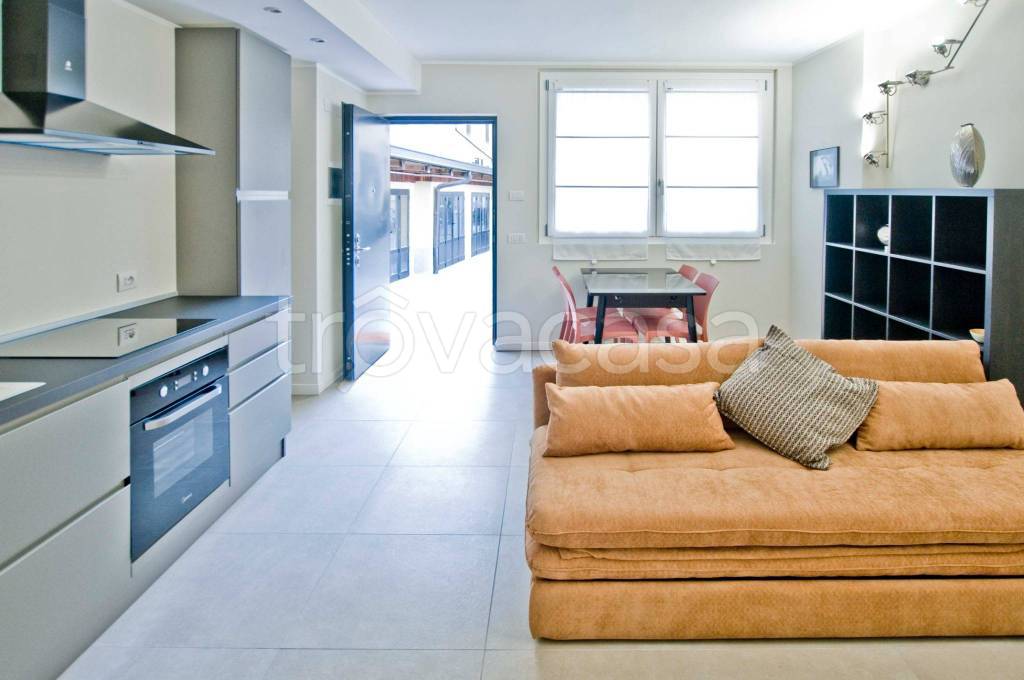 appartamento in affitto a Milano in zona Porta Genova