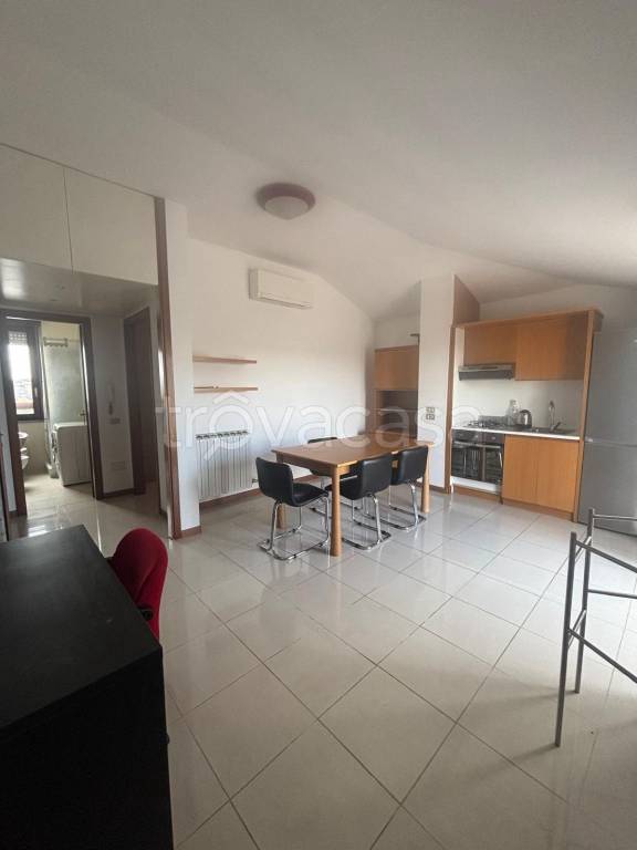 appartamento in affitto a Milano in zona Famagosta