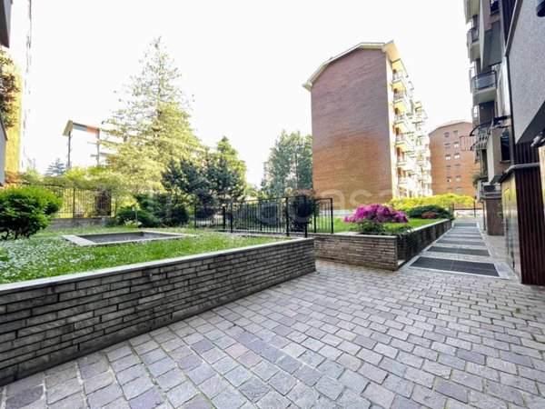 appartamento in affitto a Milano in zona Lorenteggio