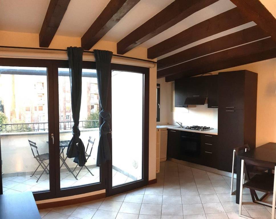 appartamento in affitto a Milano in zona Piazzale Lodi
