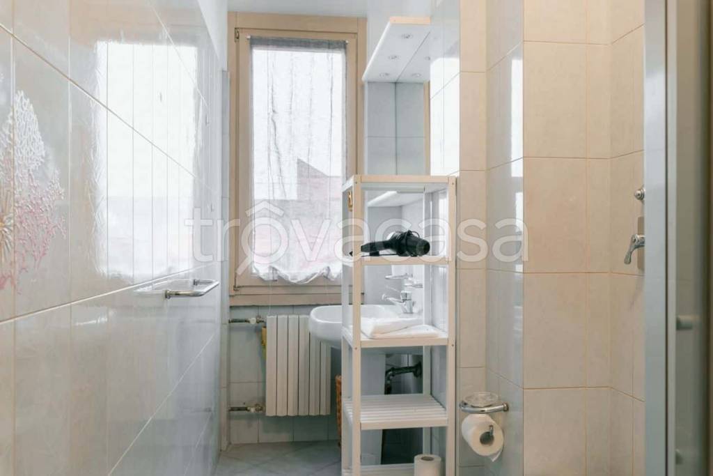 appartamento in affitto a Milano in zona Corsica