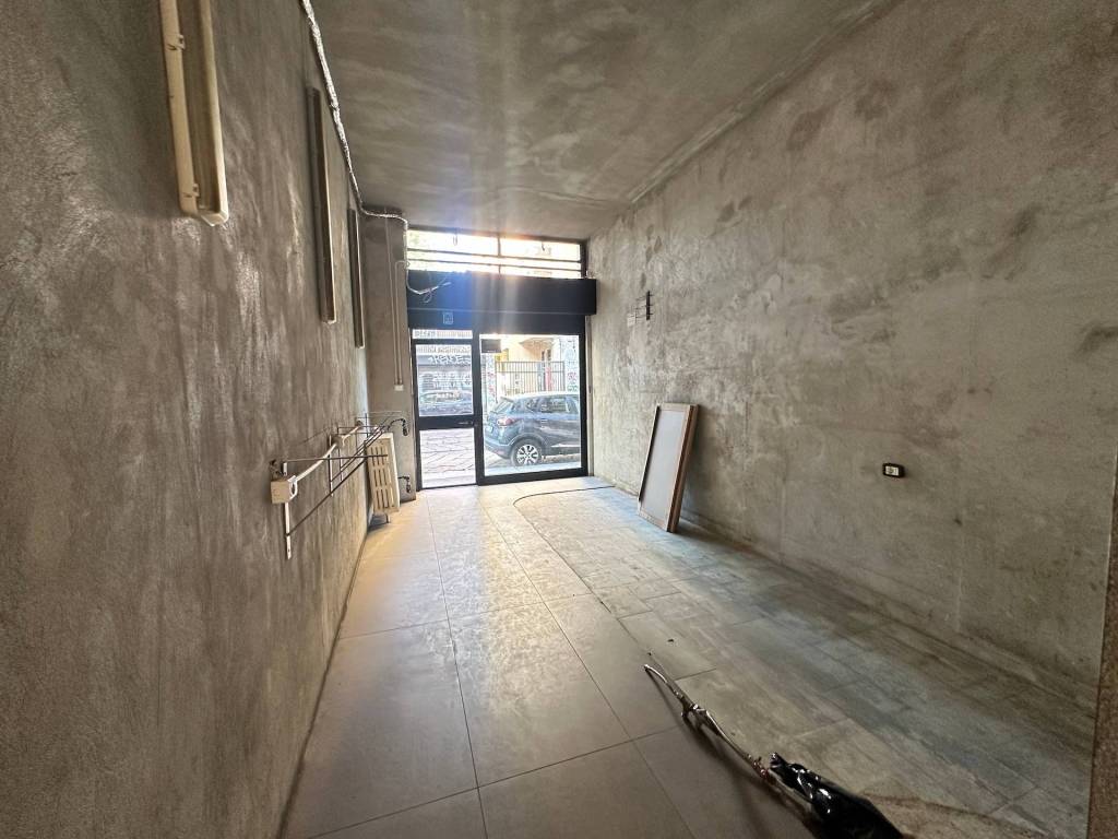 negozio in affitto a Milano in zona Porta Genova