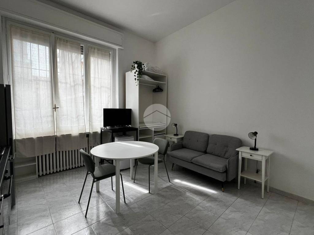 appartamento in affitto a Milano in zona Lorenteggio