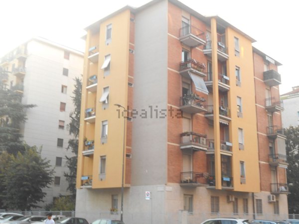 appartamento in affitto a Milano in zona Lorenteggio
