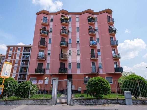appartamento in affitto a Milano in zona Baggio