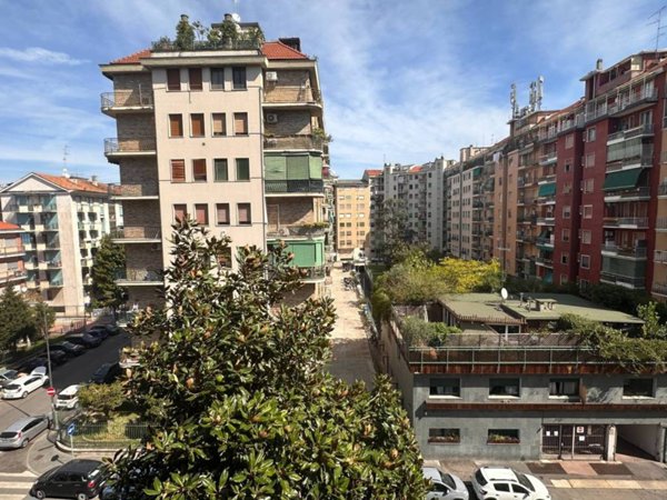 appartamento in affitto a Milano in zona Lorenteggio