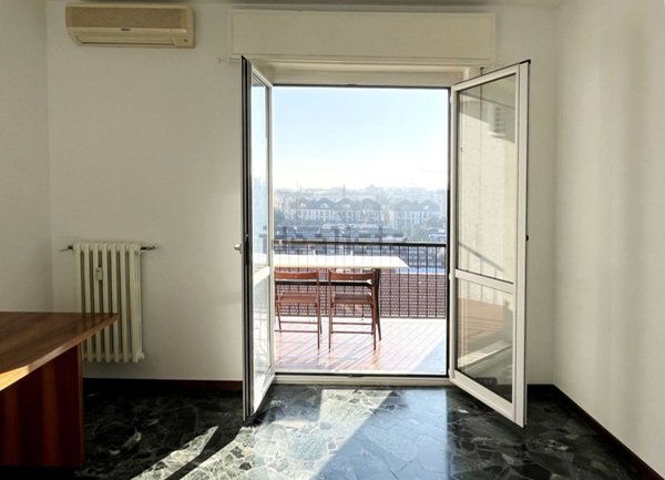 appartamento in affitto a Milano in zona Lorenteggio
