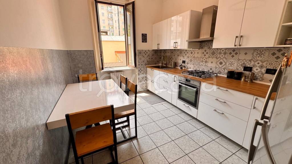 appartamento in vendita a Milano in zona De Angeli