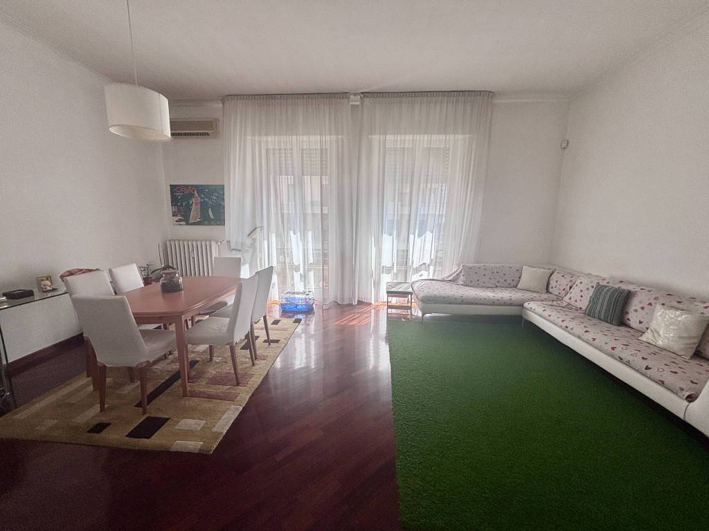 appartamento in affitto a Milano in zona Centro Direzionale