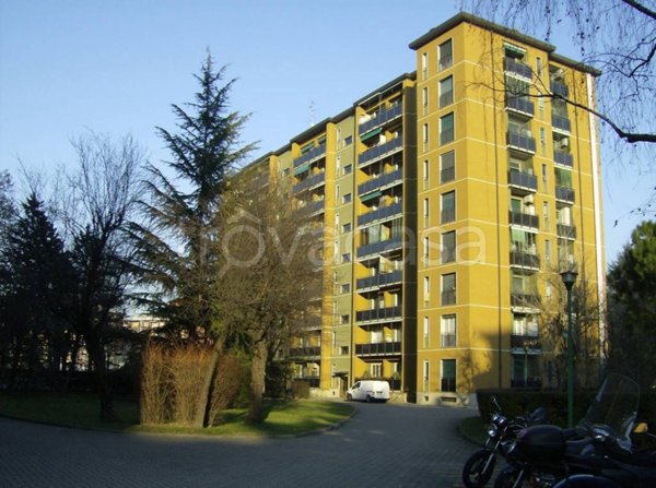 appartamento in affitto a Milano in zona Lorenteggio