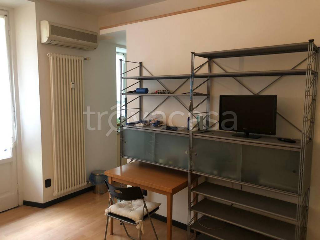 appartamento in affitto a Milano in zona De Angeli