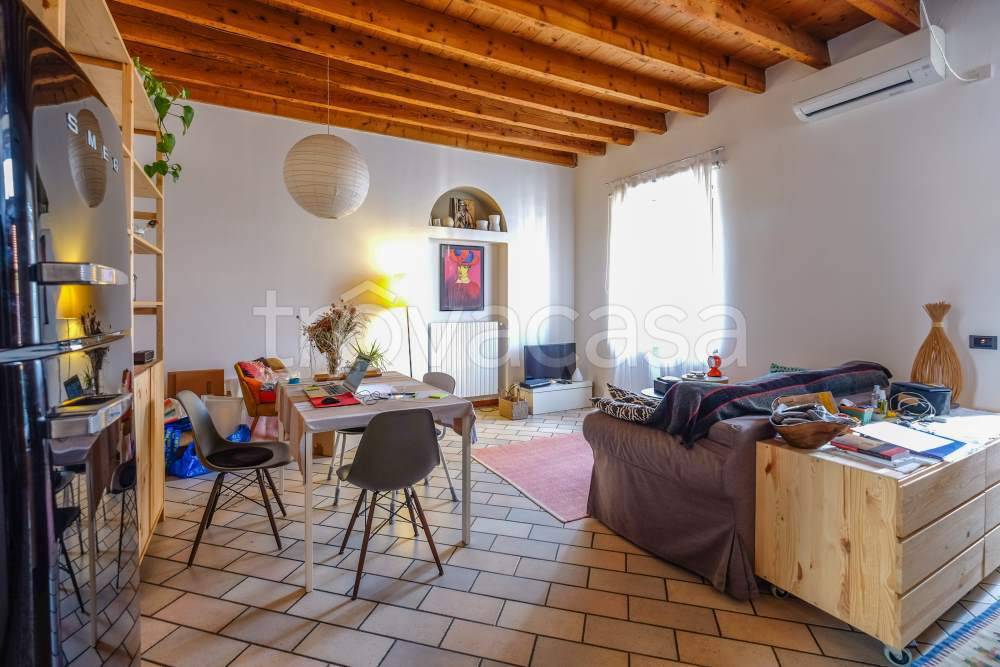 appartamento in affitto a Milano in zona Isola