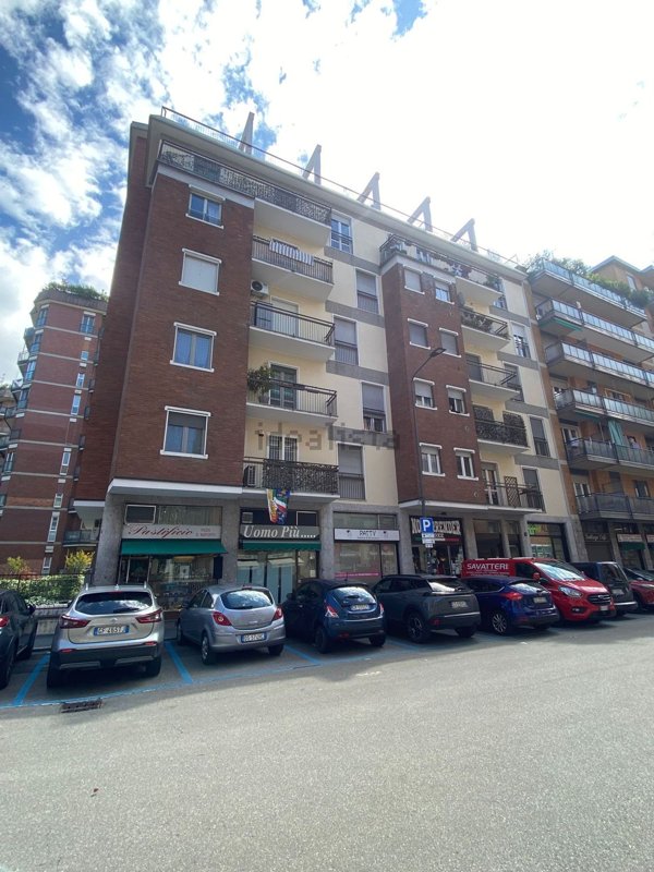 appartamento in affitto a Milano in zona Lorenteggio