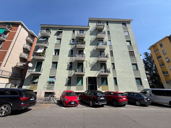 appartamento in affitto a Milano in zona Lorenteggio