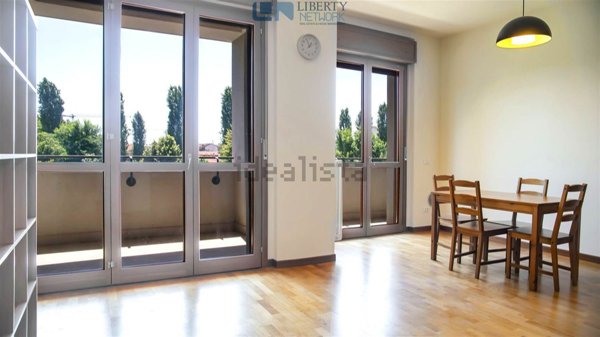 appartamento in affitto a Milano in zona Lorenteggio