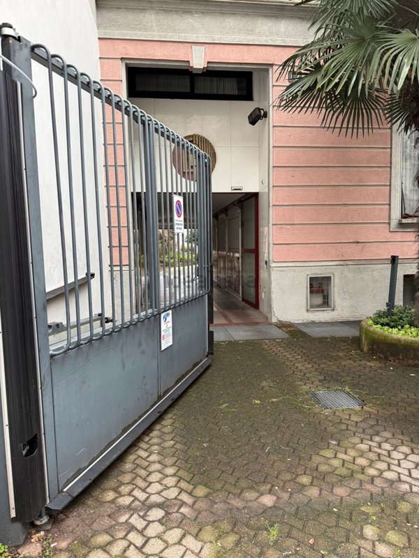 box auto in affitto a Milano in zona Città Studi