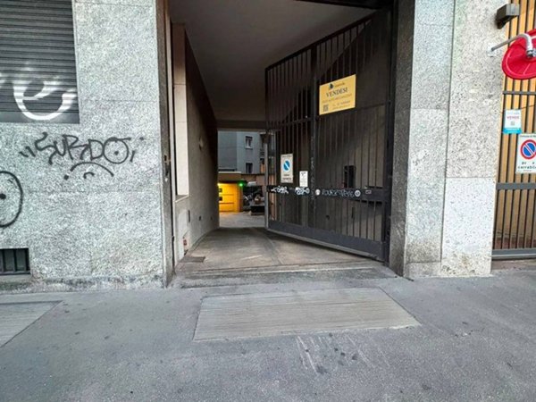 box auto in affitto a Milano in zona Ponte Seveso