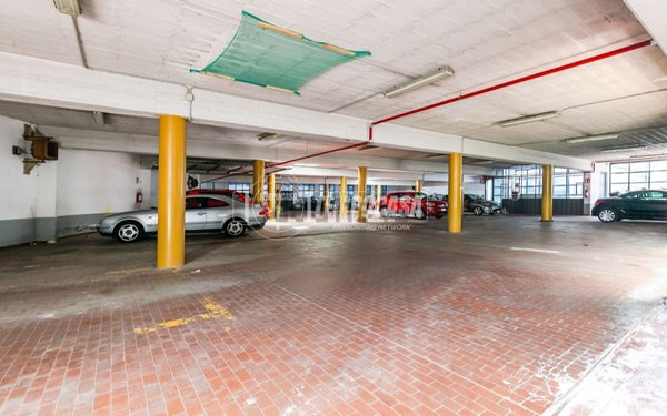 box auto in affitto a Milano in zona Dergano