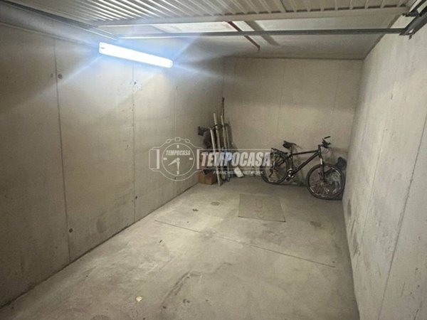 box auto in affitto a Milano in zona Centro Direzionale