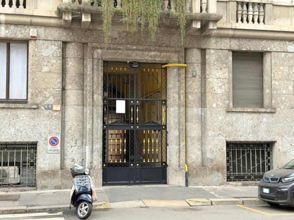 box auto in affitto a Milano in zona Guastalla
