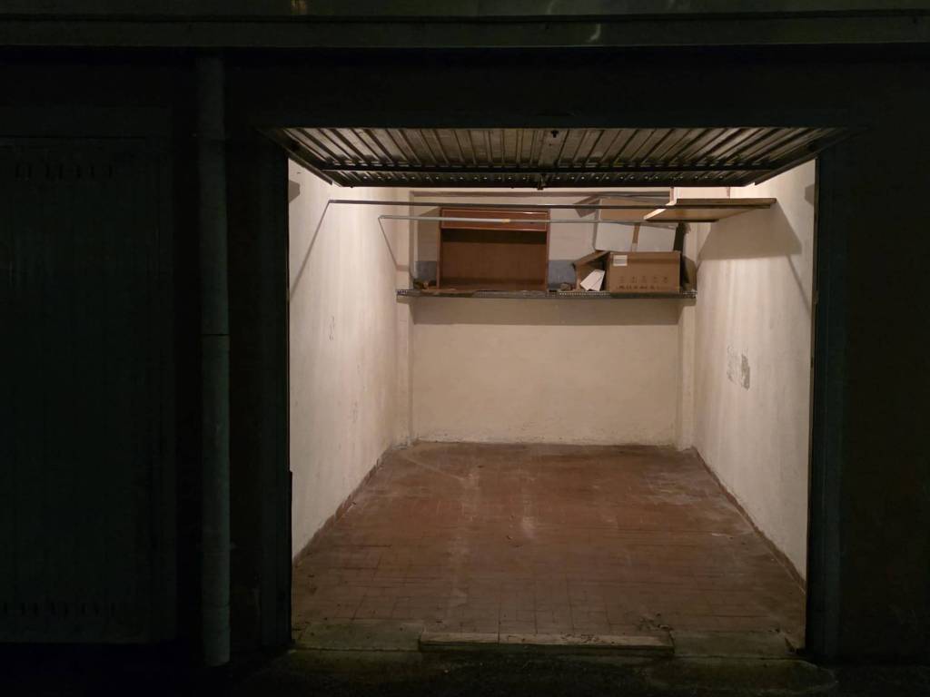 box auto in affitto a Milano in zona Famagosta