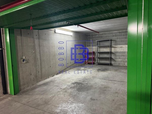 box auto in affitto a Milano