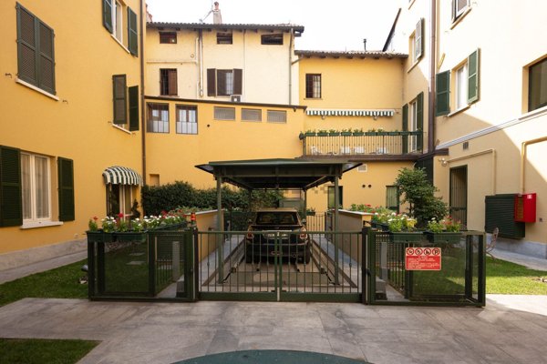 box auto in affitto a Milano