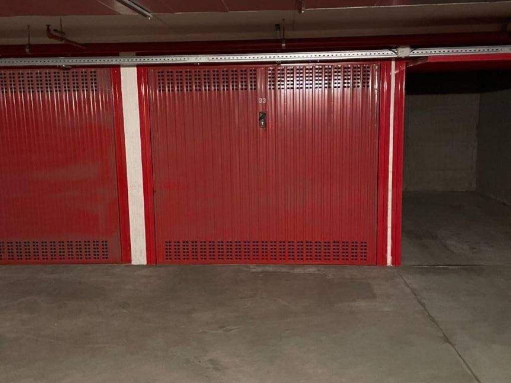 box auto in affitto a Milano in zona Porta Nuova