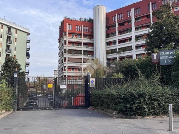 box auto in affitto a Milano in zona Piazzale Lodi