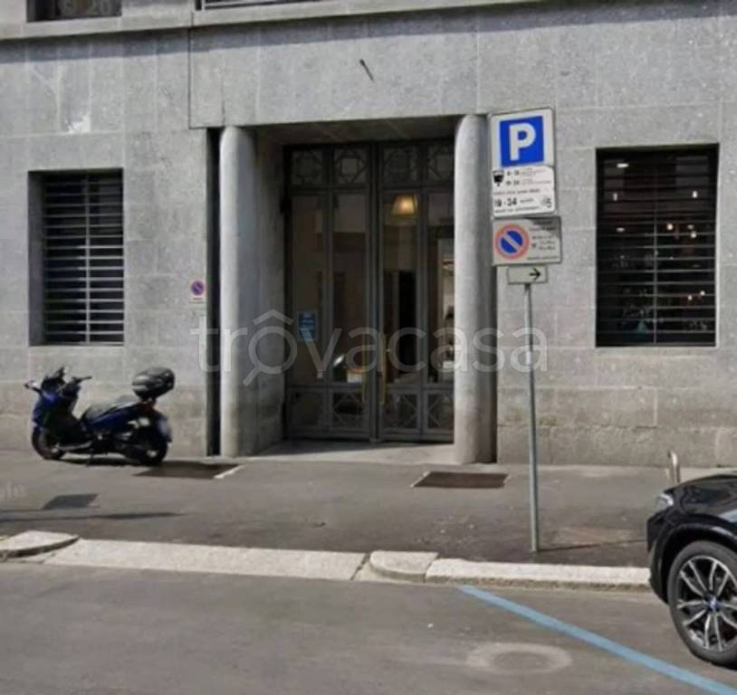box auto in affitto a Milano in zona Guastalla