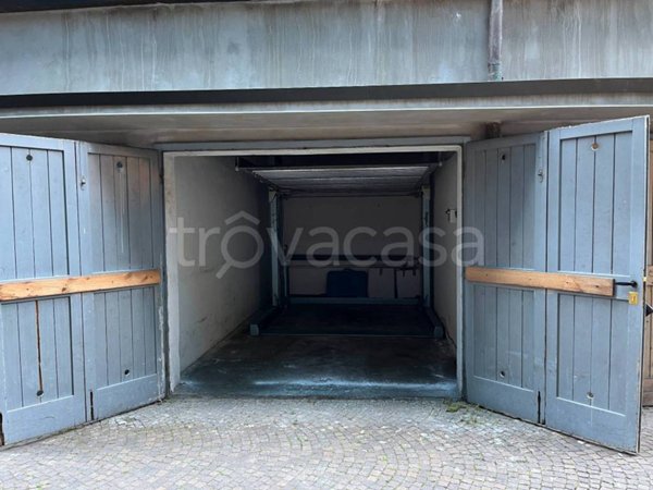 box auto in affitto a Milano in zona Bocconi