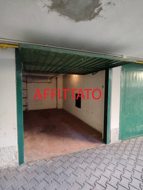 box auto in affitto a Milano in zona Città Studi