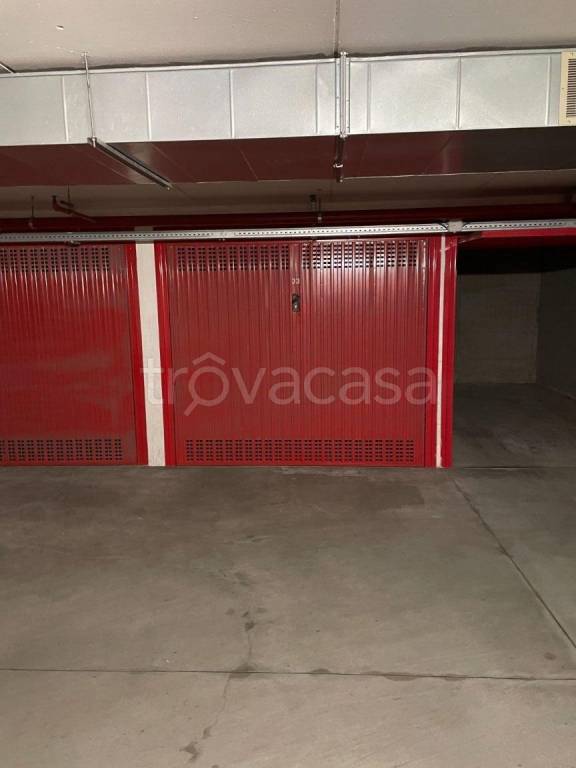 box auto in affitto a Milano in zona Porta Nuova