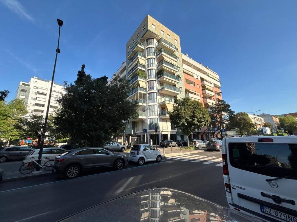 box auto in affitto a Milano in zona Dergano