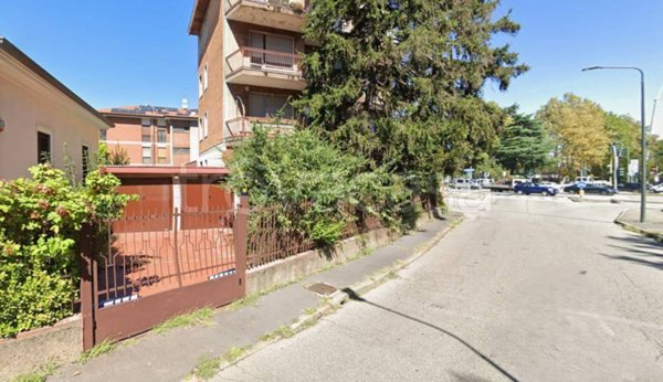 box auto in affitto a Milano in zona Affori