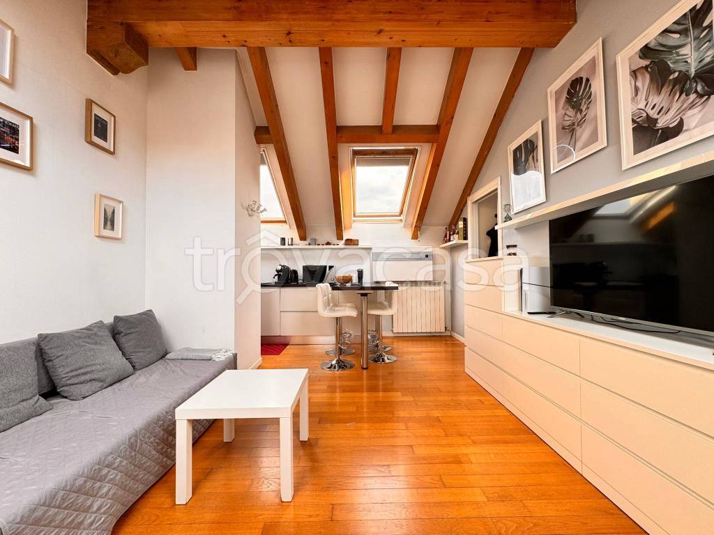 appartamento in affitto a Milano in zona Adriano