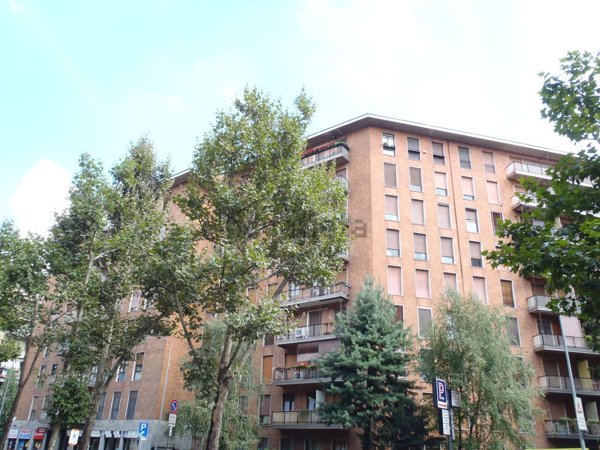 appartamento in affitto a Milano in zona Lorenteggio