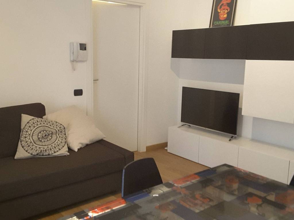 appartamento in affitto a Milano in zona Famagosta