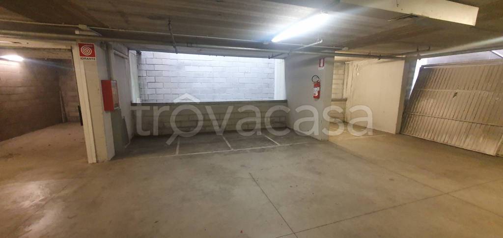 box auto in affitto a Milano in zona Bocconi