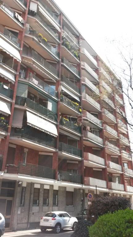 appartamento in affitto a Milano in zona Lorenteggio