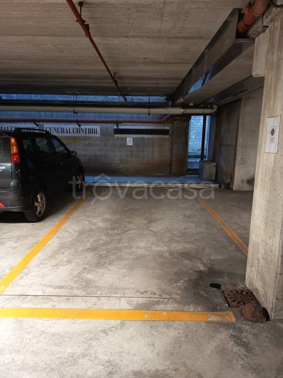 box auto in affitto a Milano in zona Gallaratese