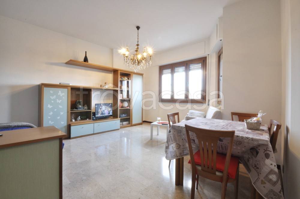 appartamento in affitto a Milano in zona Famagosta
